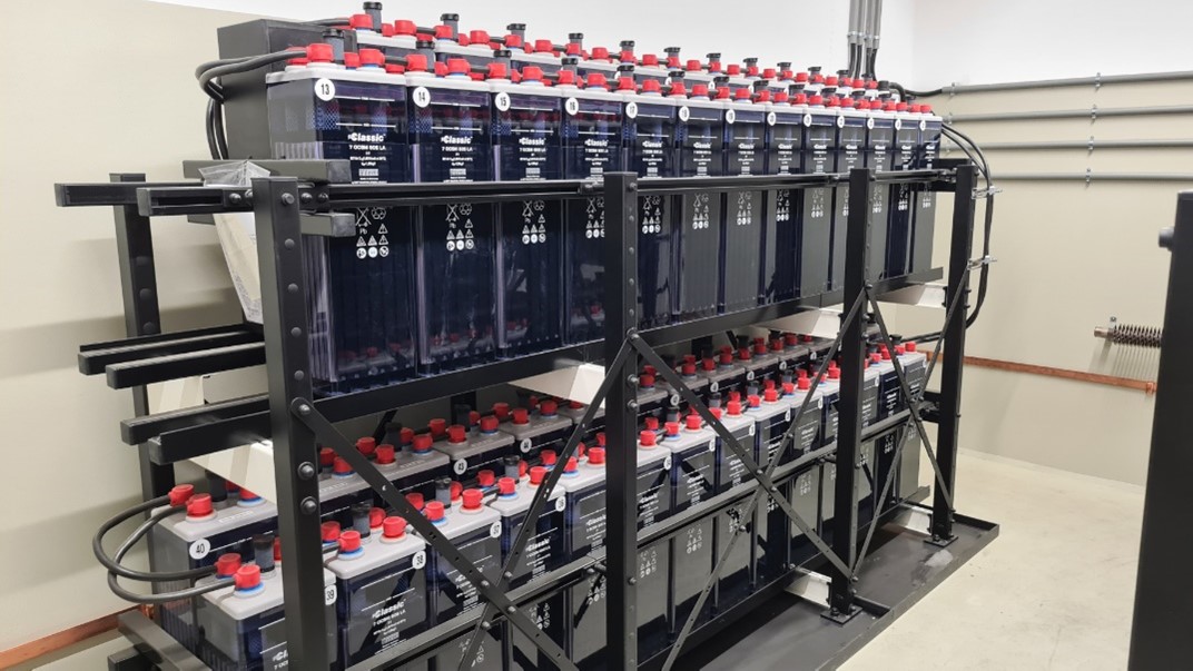 Ohmega Energy Projekte Aufstellen einer 220V DC Batterieanlage